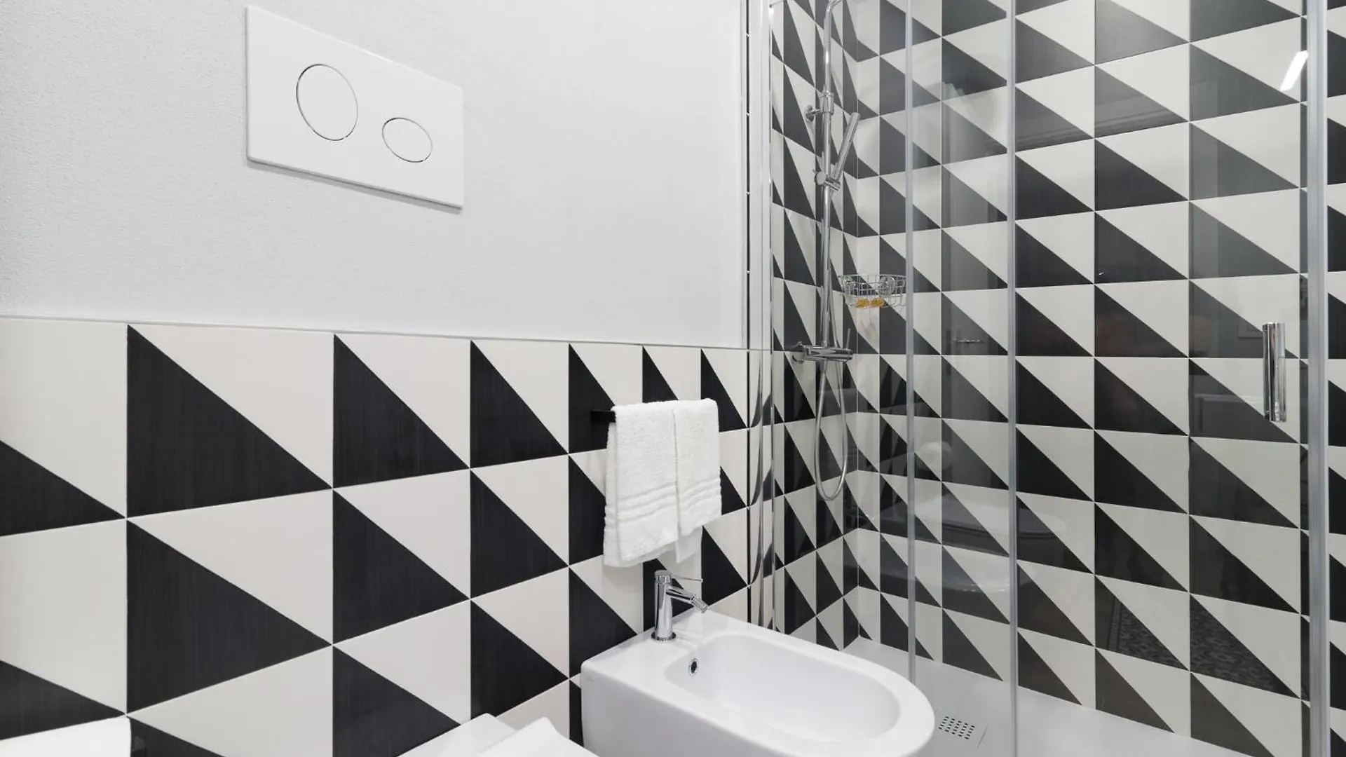 Art Combo In Porta Venezia, Milano Apartment