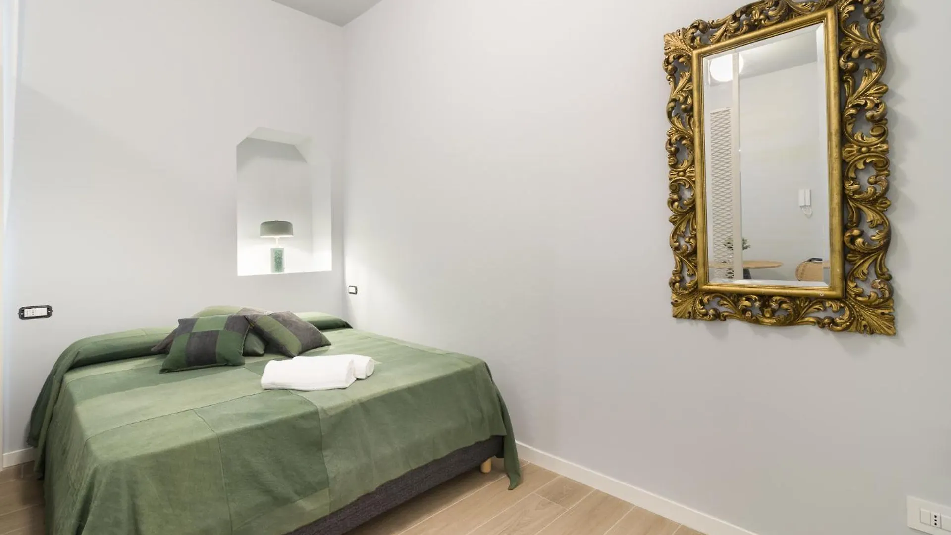 Art Combo In Porta Venezia, Milano Apartment